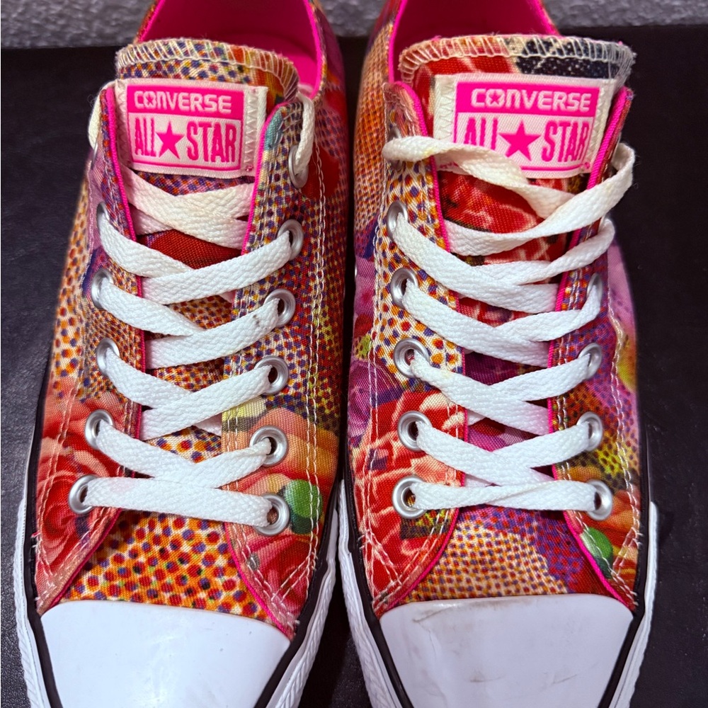 Converse All Star Low Tops Women’s 8 Men’s 6 Multicolor Abstract Flower Pattern